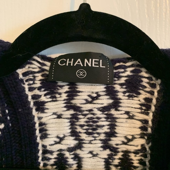 CHANEL Métiers d'Art 2018 Paris-Hamburg Cardigan - Picture 6 of 17